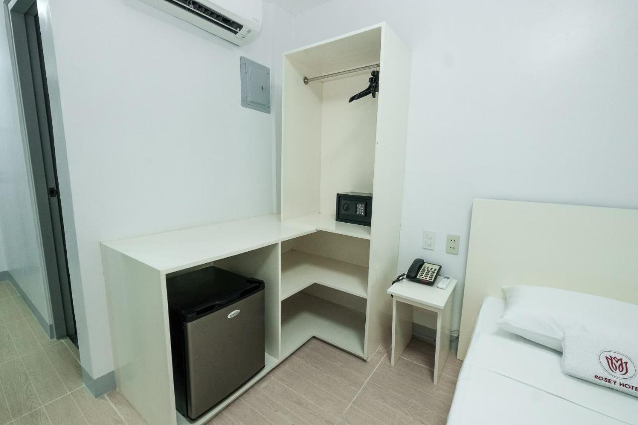 Rosey Hotel Cabanatuan City Esterno foto
