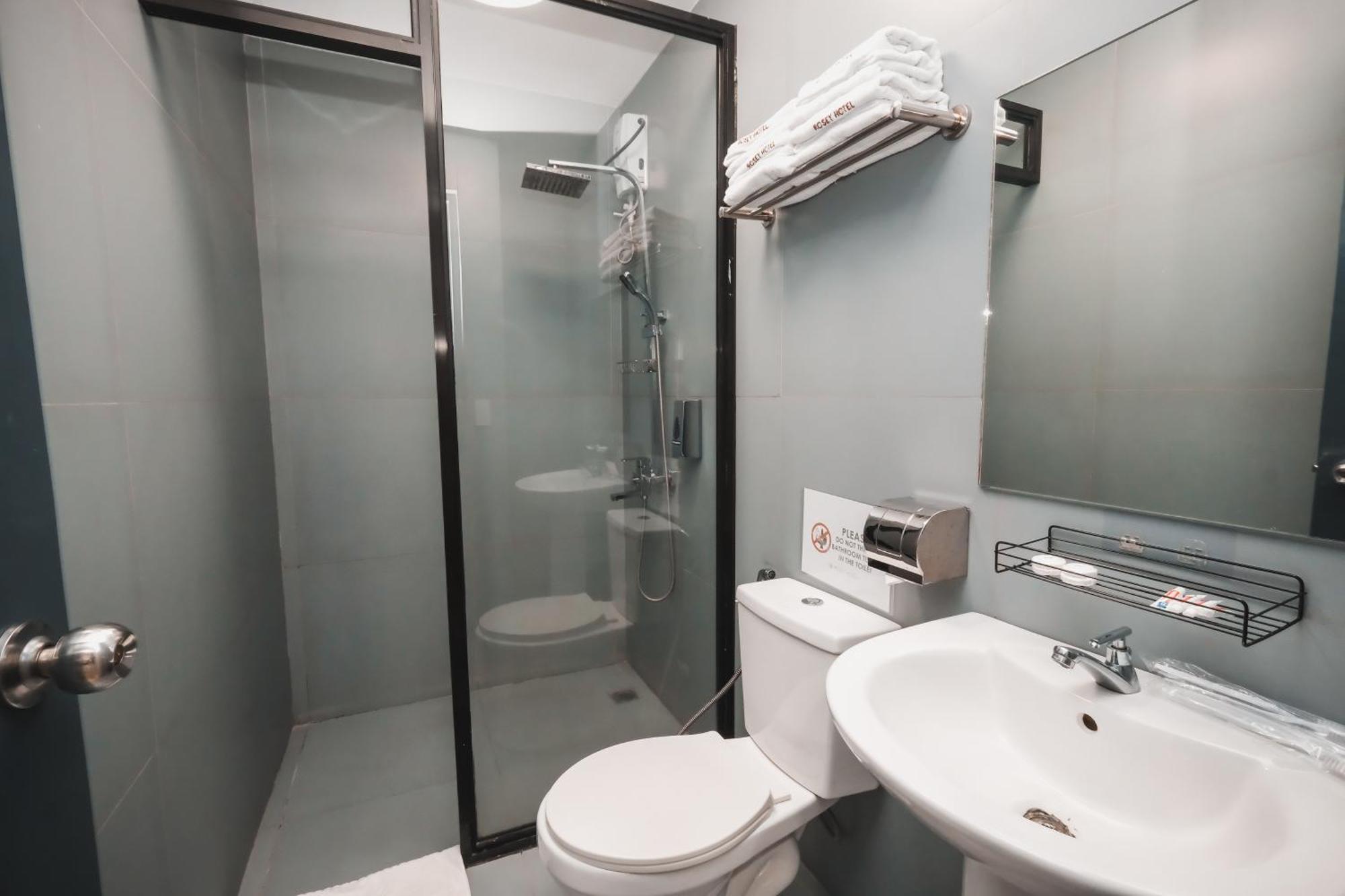 Rosey Hotel Cabanatuan City Esterno foto